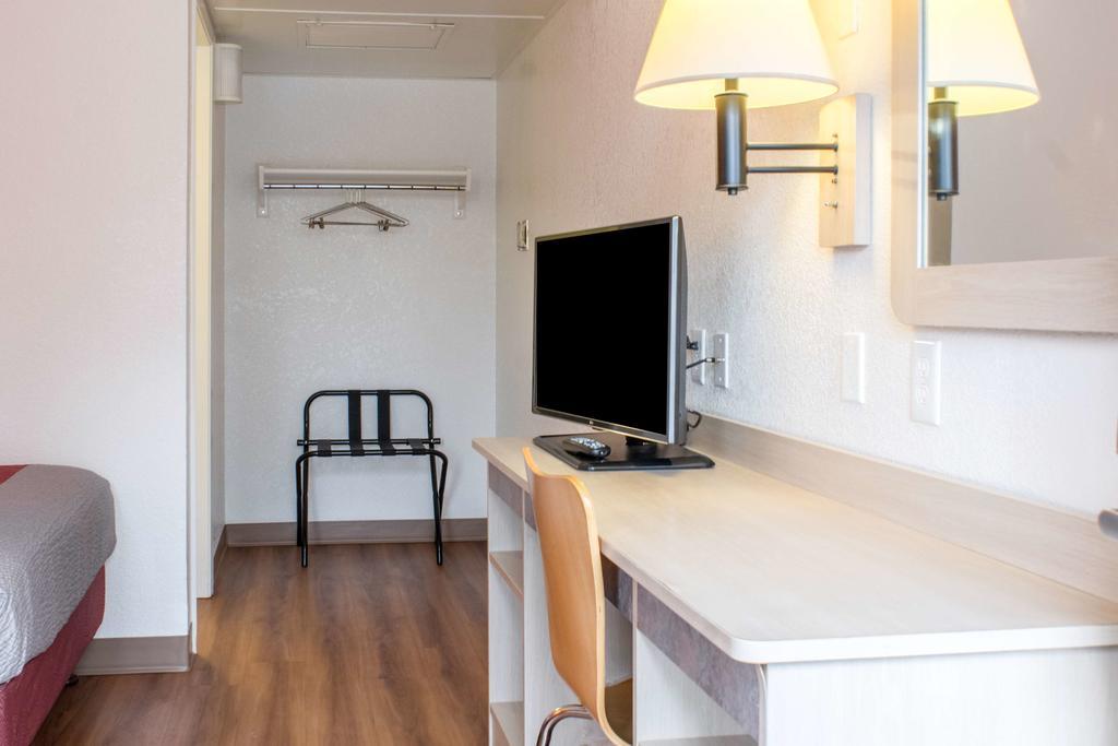 Hotel 6-kalispell, Mt 3*