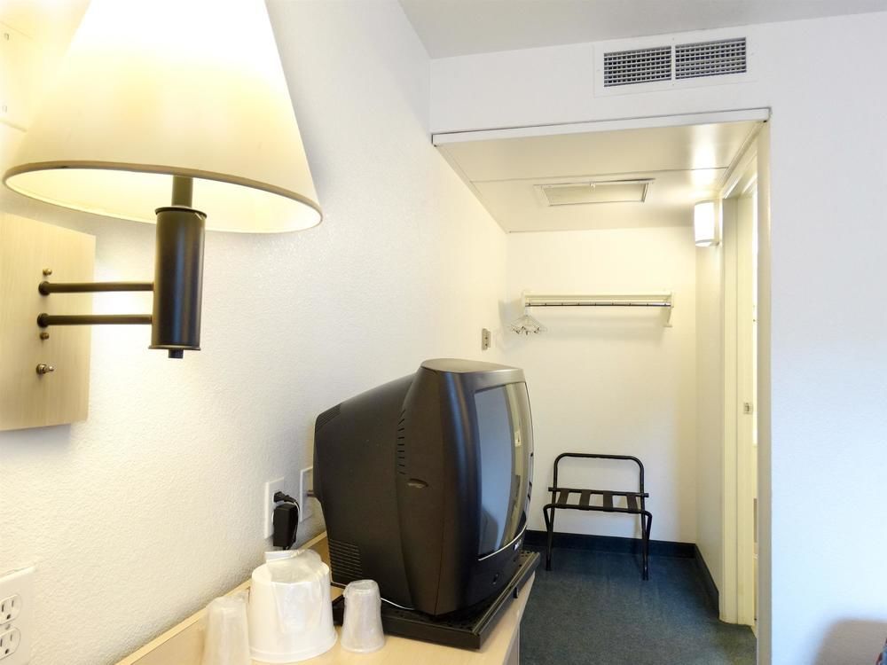 Hotel 6-kalispell, Mt 3*